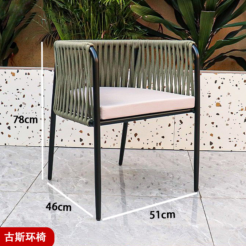 Mesas y sillas al aire libre nórdicas Patio de la villa Jardín Sillas de mimbre al aire libre Terraza de ocio Impermeable Protector solar Luz Lujo Mesas y sillas de alta gama