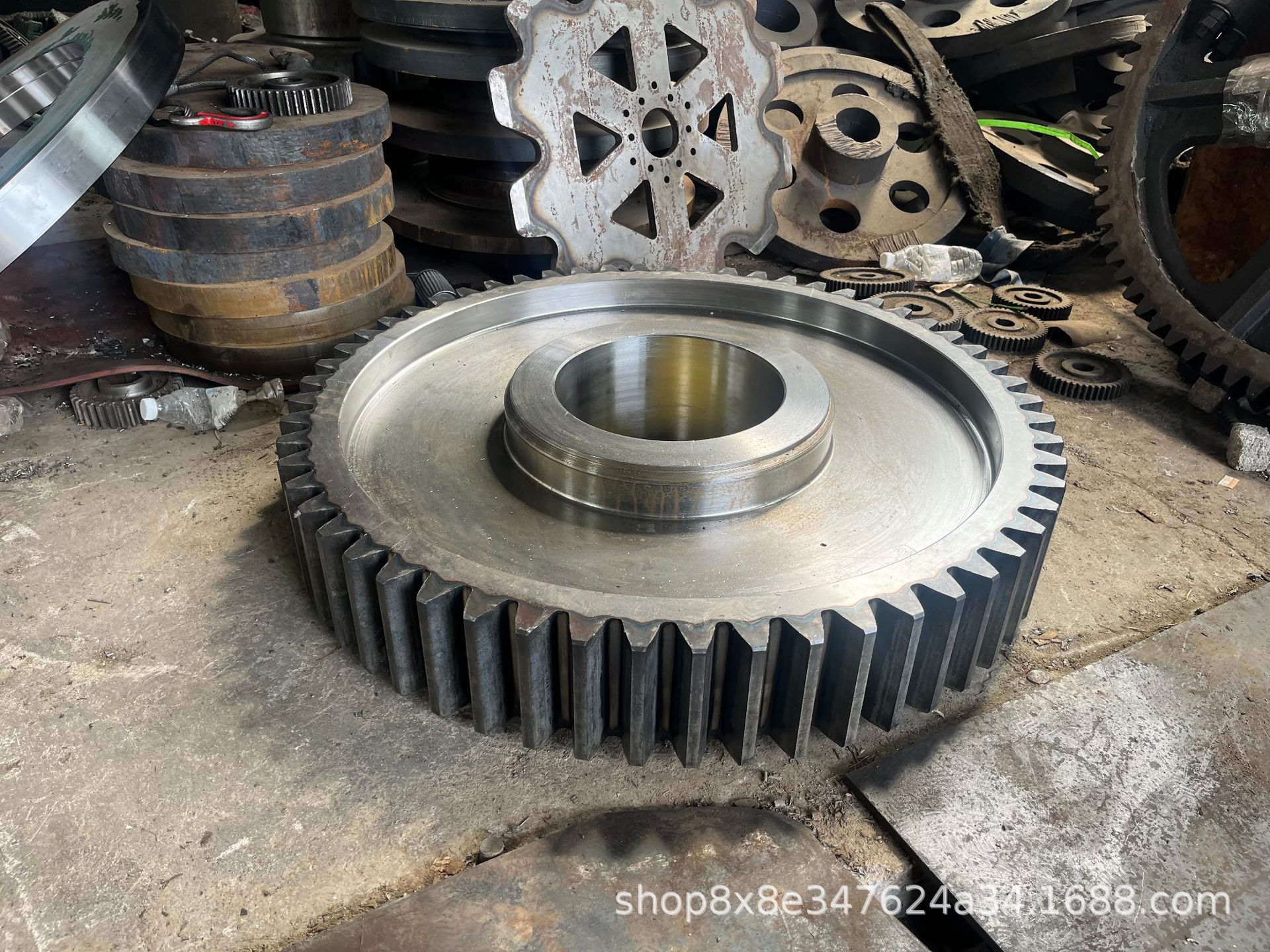 Customized non-standard industrial gear processing 45 # 40cr steel gear transmission mechanical parts, custom-made by large gear manufacturer