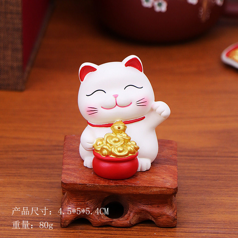 2026 New Car Ornament: Cute Fortune Cat Decoration for Car, Creative Center Console Car Interior Accessory, Internet Sensation