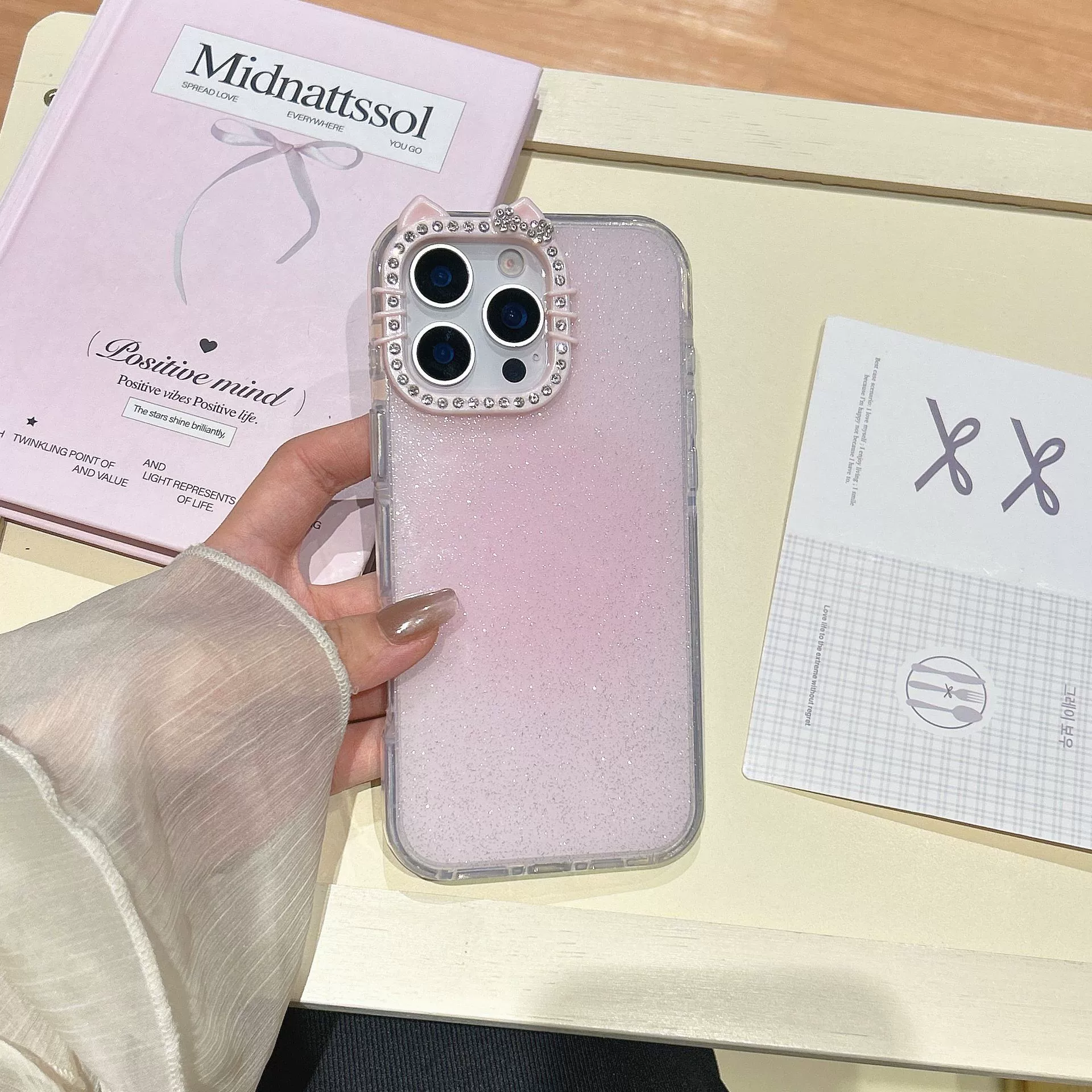 Чехол для телефона Apple iPhone 17, iPhone 17 Pro — тонкий, защита от падений, блёстки вокруг камеры
