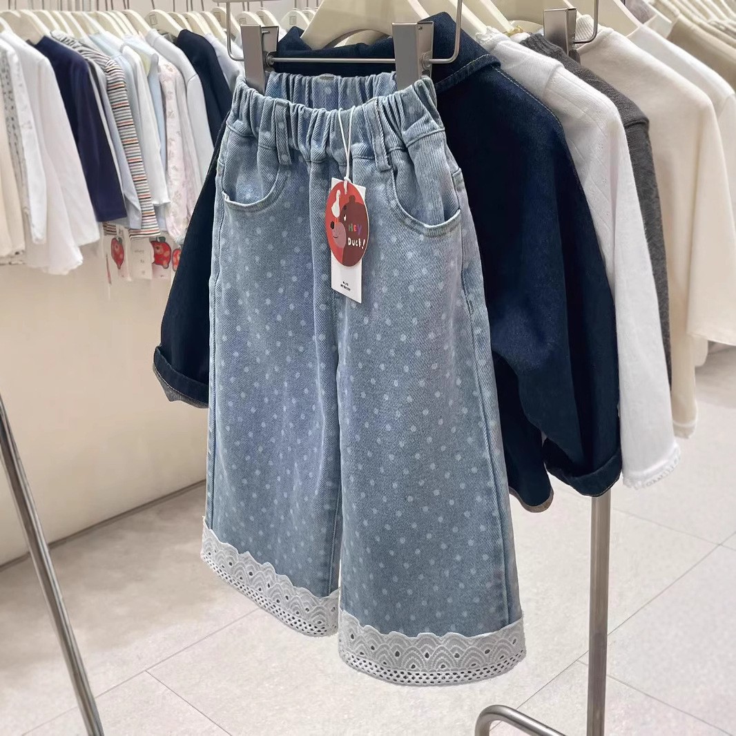 Pantalones vaqueros de primavera para niñas 2025 nuevo estilo coreano estilo occidental diseño de moda para niños con sentido del lazo recto pantalones anchos