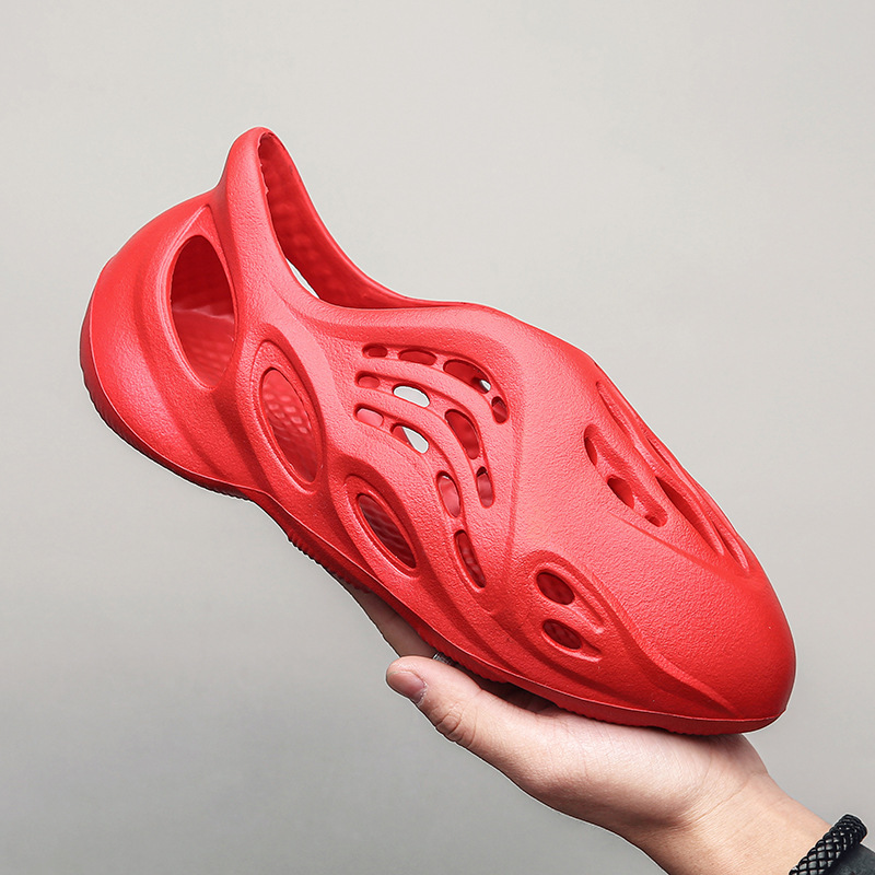 Foreign Trade plus size Sandals Summer Kanye Yeezy Coconut Hole Shoes Men's and Women's Traceability Shoes Casual Soft Bottom Beach Shoes