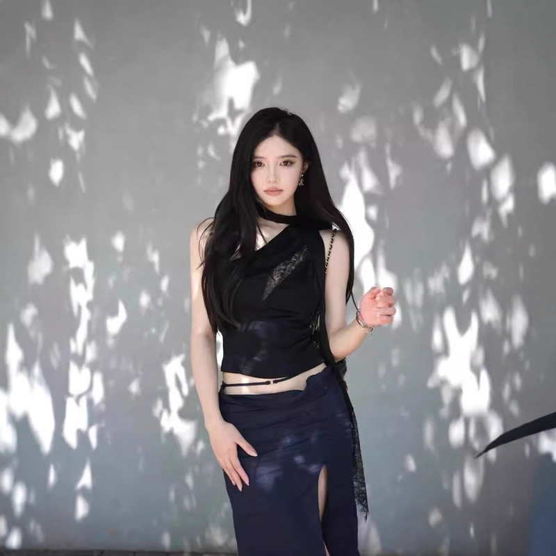 Summer New French Style Lace Stitching Satin Slimming Sleeveless Top Women's Sexy Hot Girl Style Shoulder Hanging Neck Vest