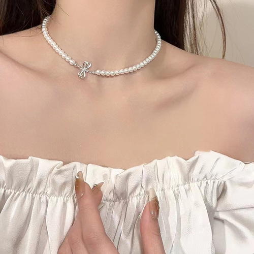 Gentle Butterfly Pearl Necklace Light Luxury Niche Design High-end Clavicle Chain Female Internet Celebrity Temperament Neck Chain Accessories