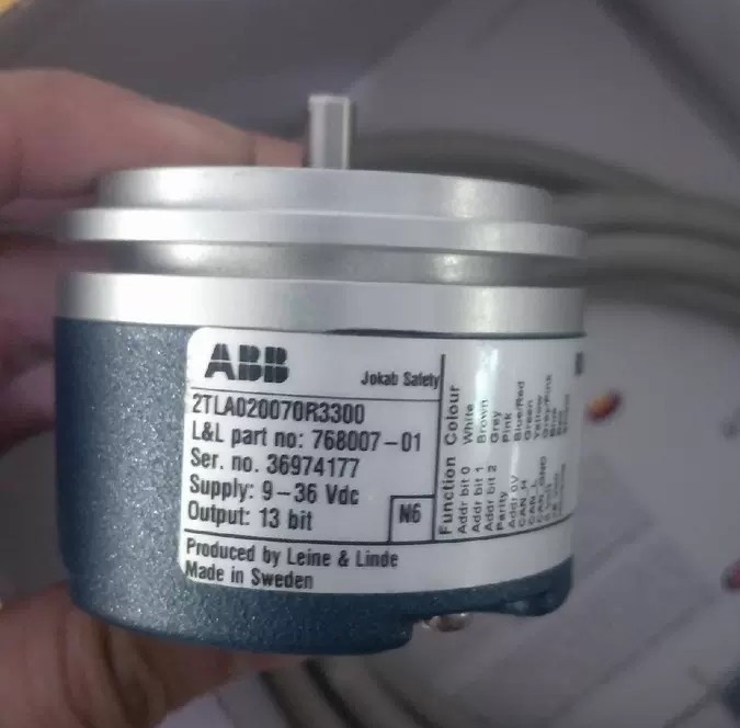 全新LXX编码器15tlL0150070r3300 现货实拍议价