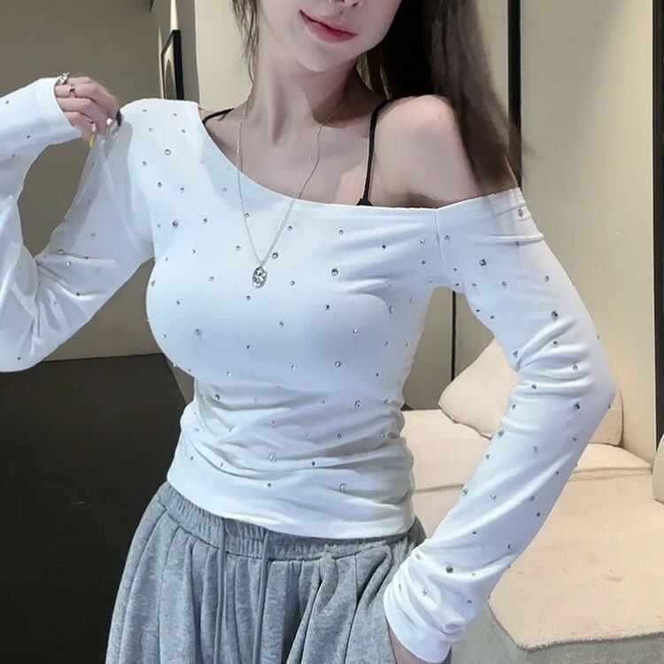 American-style sexy heavy-duty rhinestone embellished one-shoulder long-sleeve t-shirt for women, early autumn slim-fit sexy off-shoulder short top American-style sexy heavy-duty rhinestone embellished one-shoulder long-sleeve t-shirt for women, early autumn slim-fit sexy off-shoulder short top