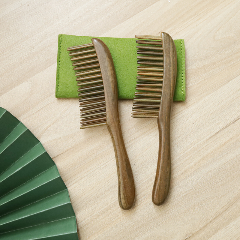 Green Sandalwood Double-Row Pointed Tooth Comb for Straight and Curly Hair, Unisex, Long-Lasting Massage Comb, Gift, Portable, Home Use, Solid Wood