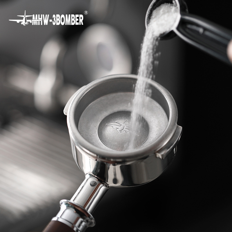 Bomber blind bowl 58MM stainless steel cleaning brush powder bowl Semi-Automatic Coffee Machine cleaning brush 58mm handle Universal