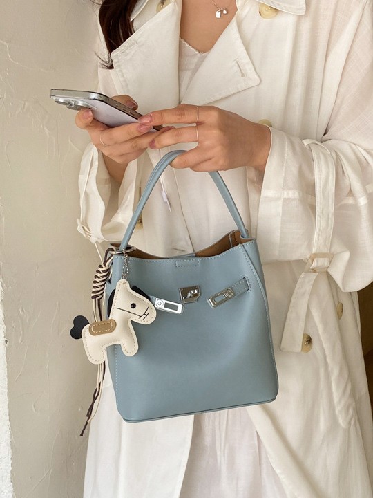 Bolsa de cubo de moda coreana para mujeres 2026 venta caliente nuevo lujo ligero versátil textura alta mochila de hombro