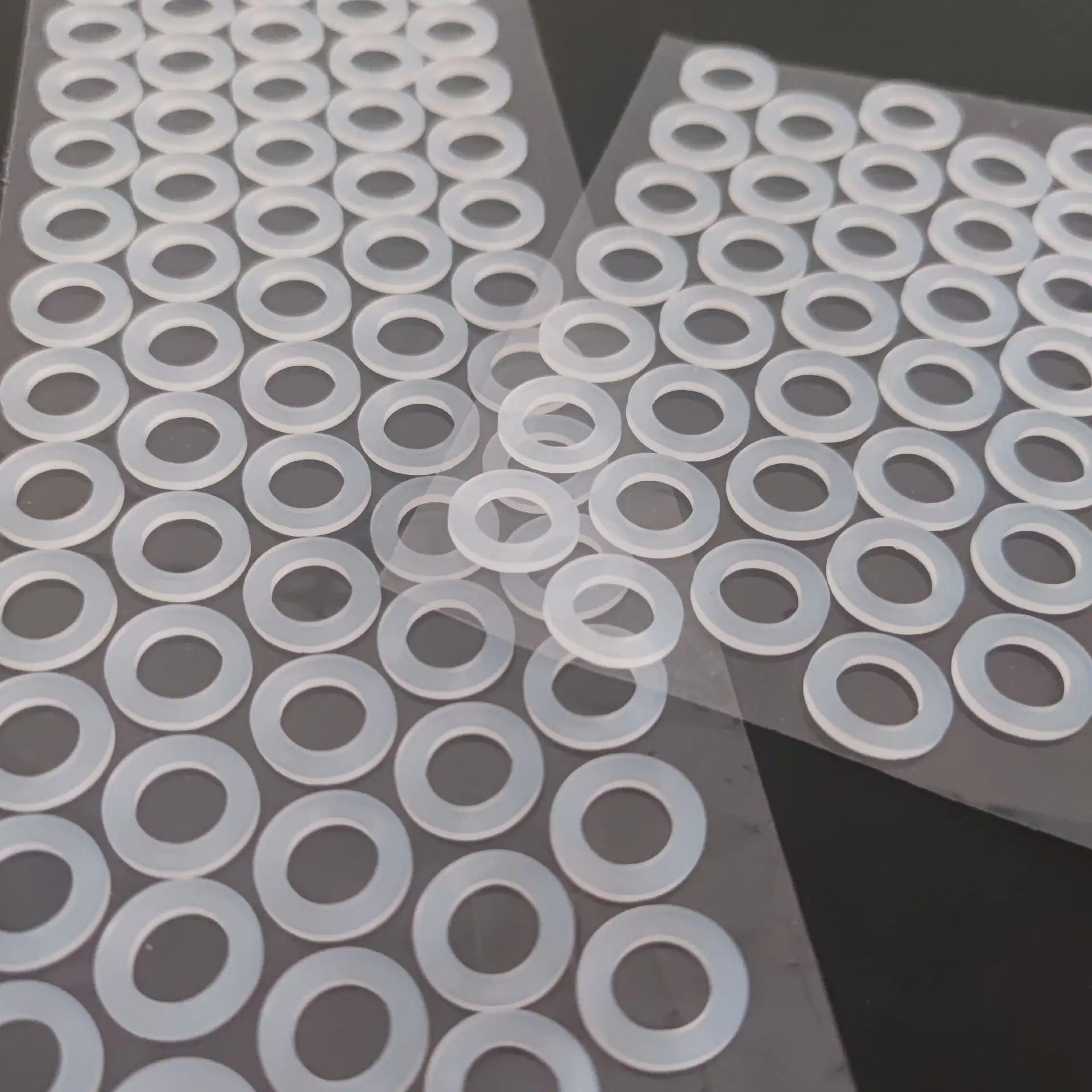 自粘防滑透明硅胶垫片 小家电防滑减震硅胶垫片 厂家直销规格齐全