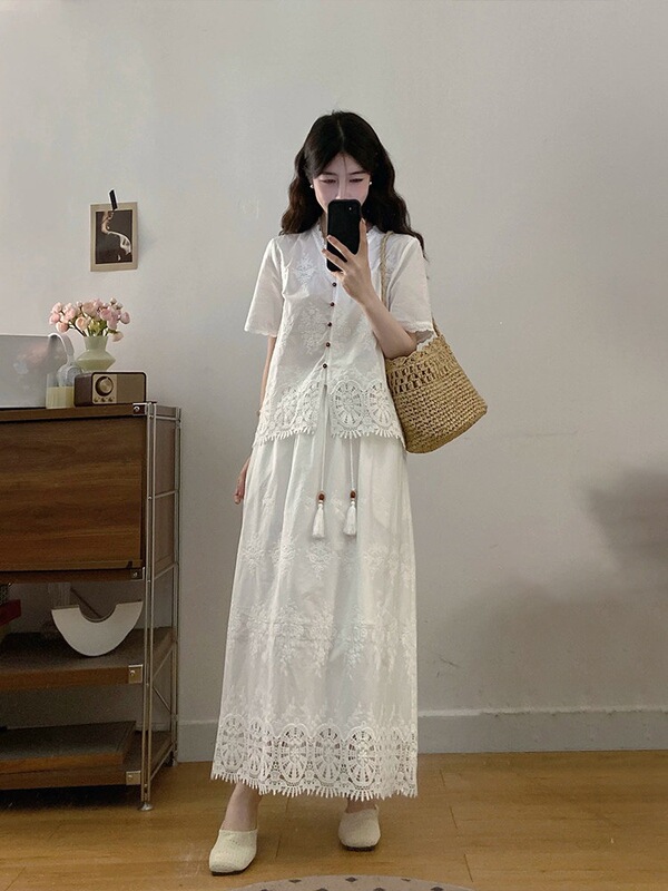 A Very Beautiful Summer Outfit Set for Plus-Size Women, Featuring a High-End Lace Embroidered Collar Shirt and Skirt Set A Very Beautiful Summer Outfit Set for Plus-Size Women, Featuring a High-End Lace Embroidered Collar Shirt and Skirt Set
