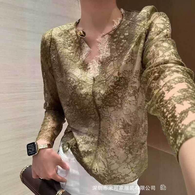 2026 Autumn New Collection: Retro Fashion Versatile Slimming Lace Patchwork Long-Sleeve T-Shirt Top for Women