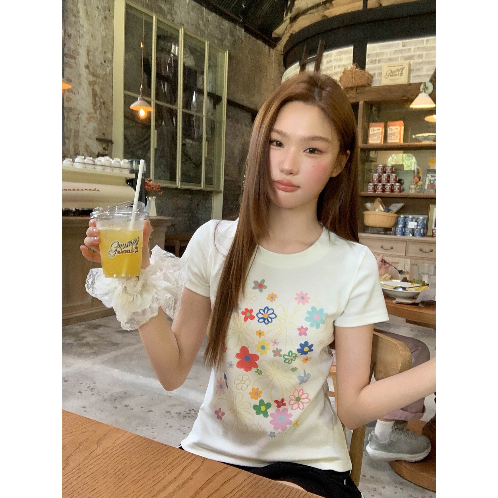 基础款花朵印花短袖T恤女夏小众修身上衣设计感正肩小衫