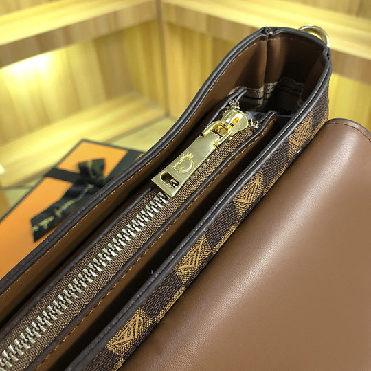 This year's popular bag autumn and winter online red hot foreign style 2023 ins semicircle saddle bag fashion messenger bag