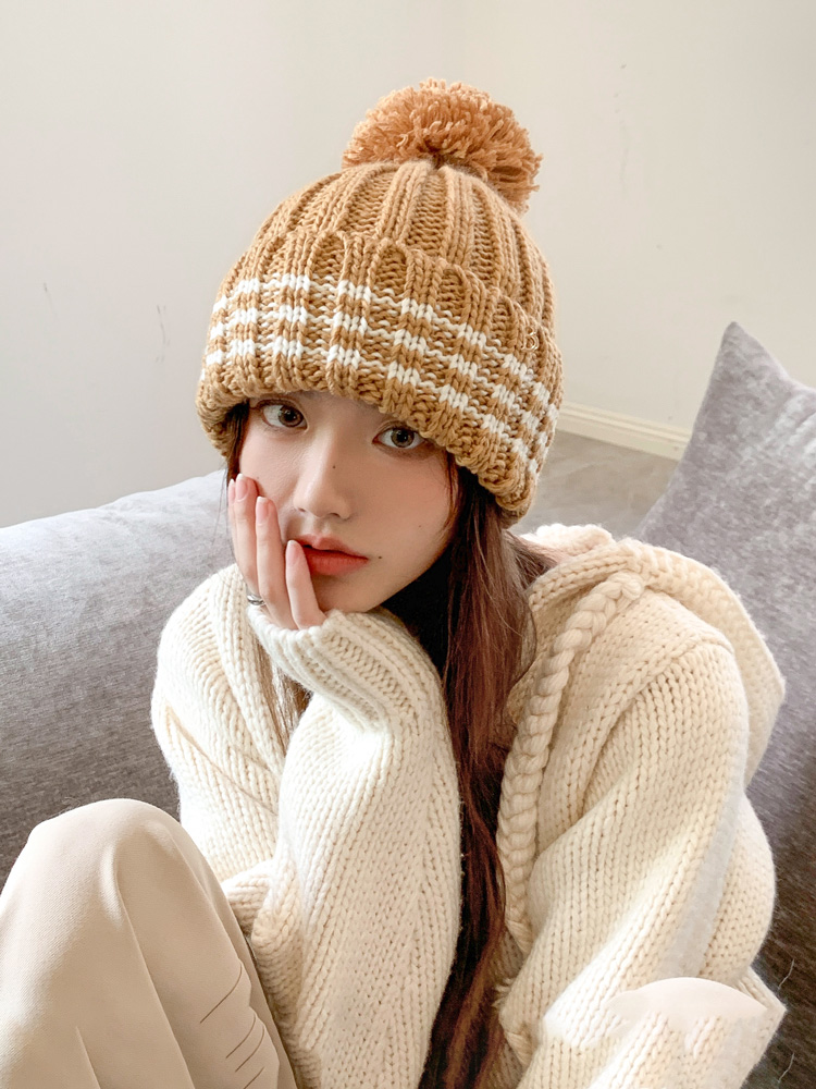 Women's Basic Solid Color Eaveless Wool Cap display picture 2