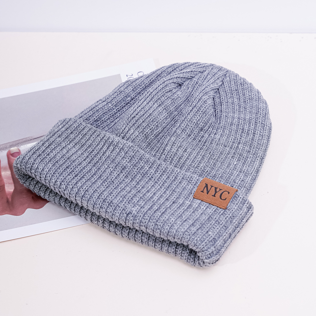 Unisex-AccessoiresAlles in einem gestrickten Beanie-Stil aus Leder mit schlichten Wollmützen_voghion.com