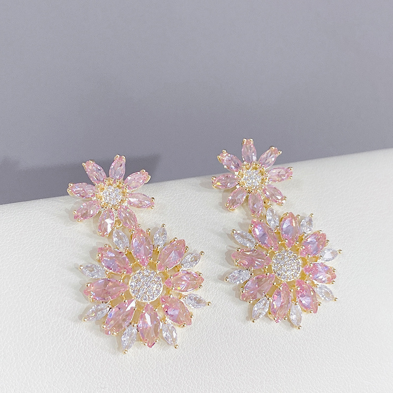 Vacances Fleur Le Cuivre Incruster Zircon Boucles D'oreilles 1 Paire display picture 3