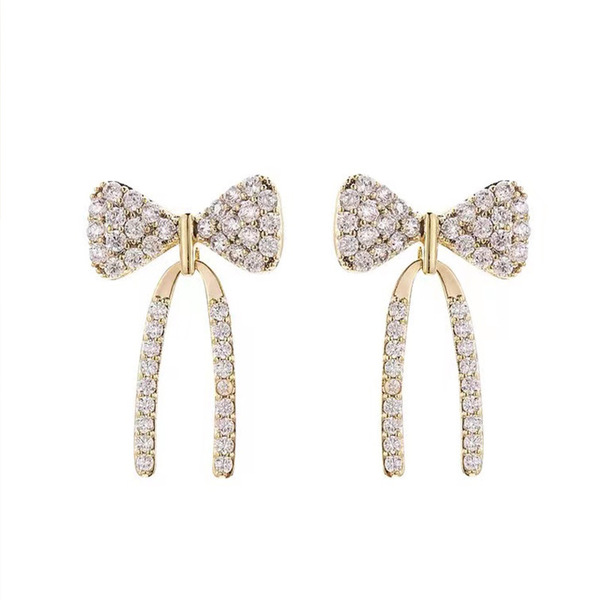Cute sophisticated elegant fashionable universal earrings