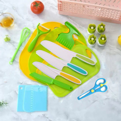 スポット卸売新しい子供用キッチンツールプラスチックキッチン用品プラスチックナイフ早期教育ままごとおもちゃナイフセット