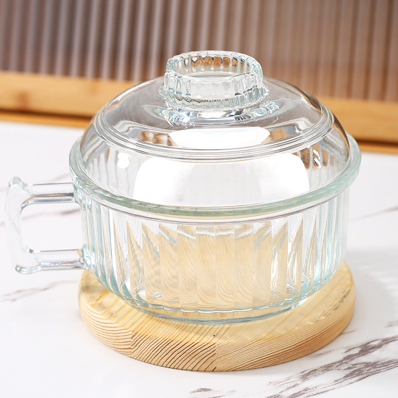 Transparent color; universal size; round; vertical lines; no pattern; 1 pack; no accessories