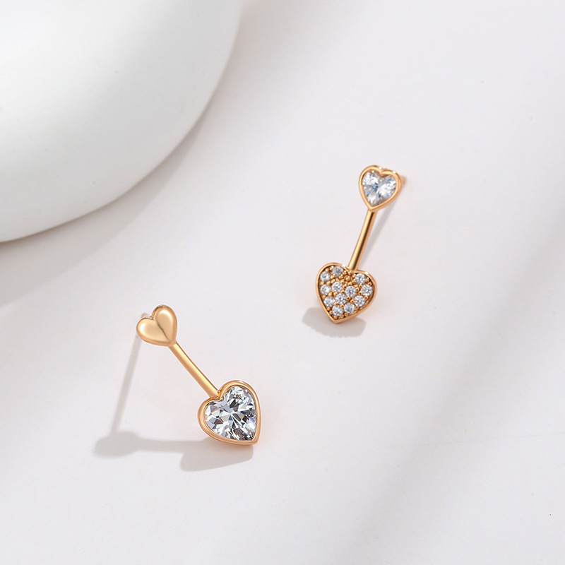 Joyería de Xuping japonés y coreano asimétrico precioso stud pendientes mujeres 18k chapado en oro micro con incrustaciones de circonio pendientes en forma de corazón al por mayor