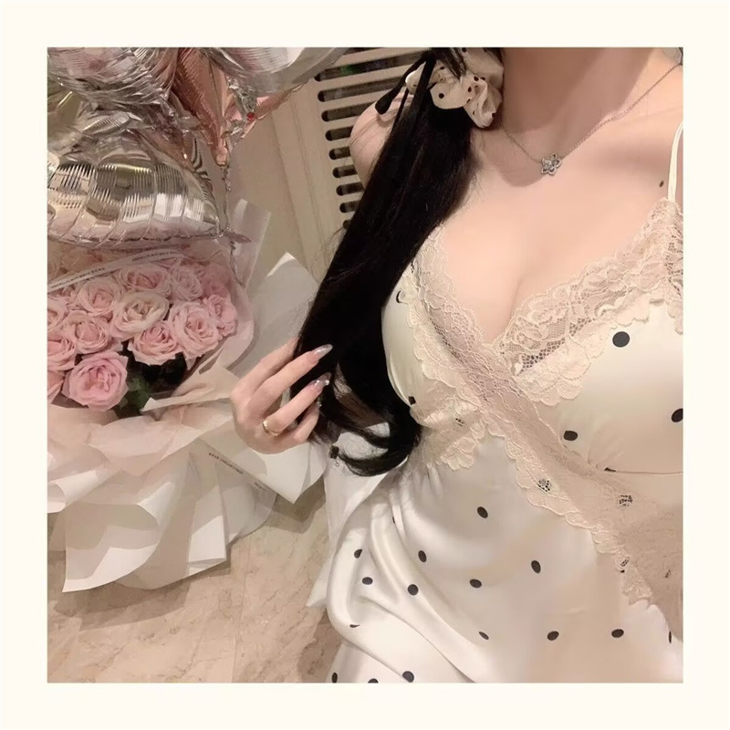 年性感睡衣女夏冰丝吊带短裤套装蕾丝花边纯欲风带胸垫家居服
