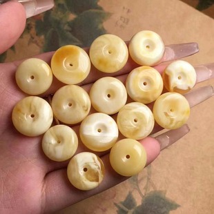Natural Beeswax Russian Material Safe Buckle Small Pendant White Demon Flower Waxy Rich Accessories Necklace Ketang Jewelry Wholesale