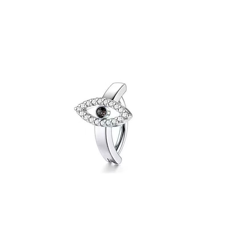 Silver pointed spike labret stud material detail