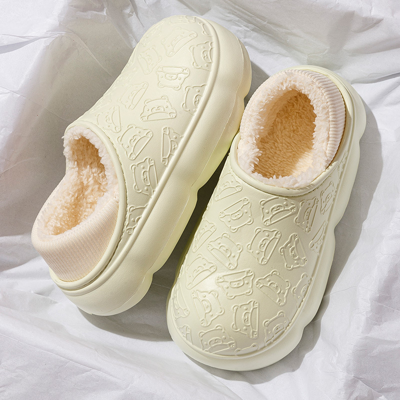 Zapatillas de algodón impermeables para mujeres invierno 2023 nuevo hogar cálido fondo grueso bolsa de confinamiento antideslizante zapatos de tacón de algodón para mujeres