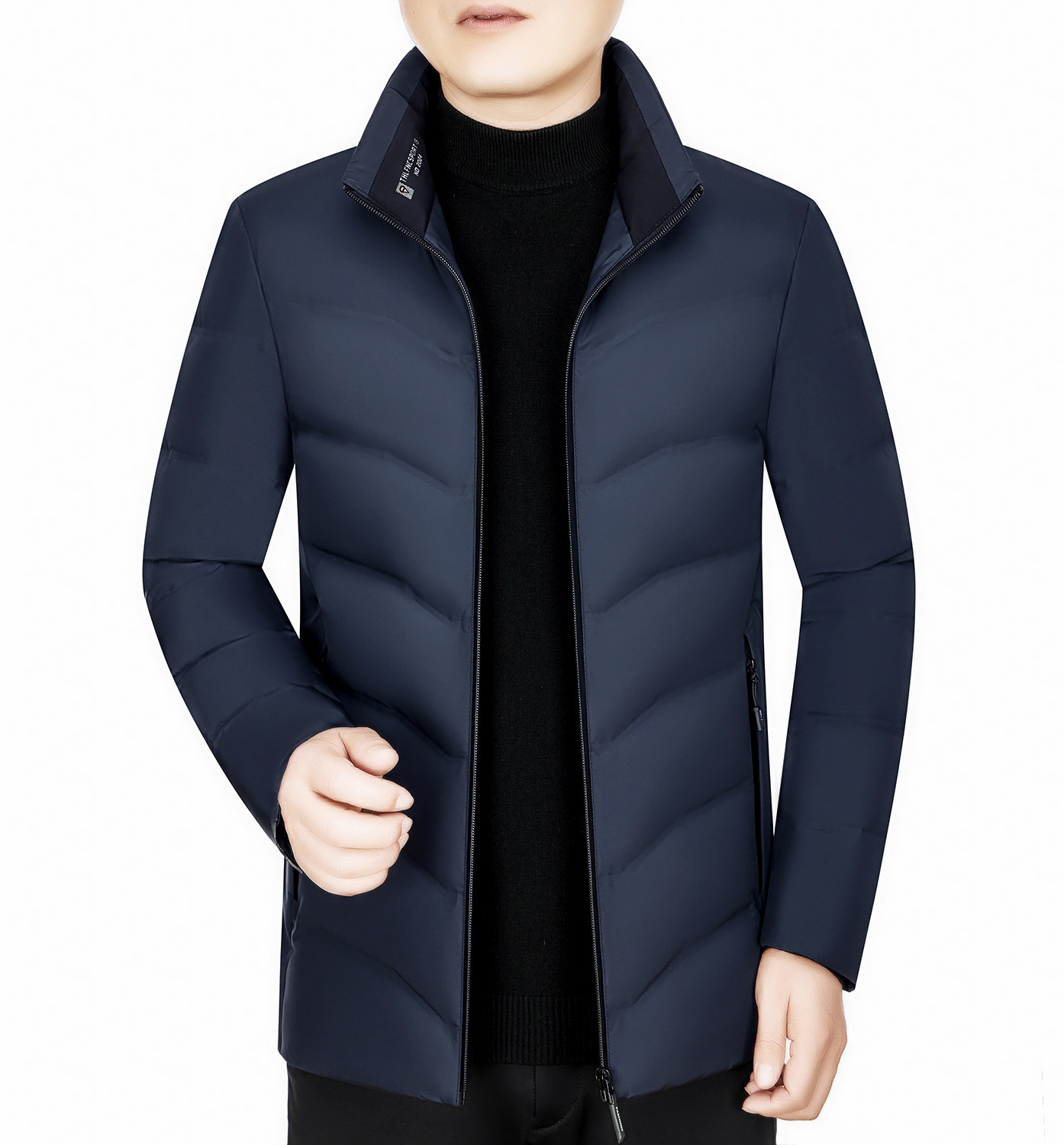 冬の新型ダウンジャケット男性のショートタイプの軽薄で厚手の防寒コートの中で青年男性のカジュアルなアヒルの綿毛の服は代行します。