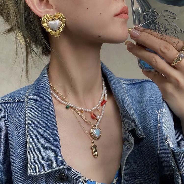 15g Weight Alloy Pendant Material Pendant Necklace Classification Alloy, Plastic Chain Material Beaded Chain, ball chain Chain Type Holiday, Daily Occasion Alloy, Plastic Material Heart Shape Pattern All Seasons Season Women's Gender Plating Design Elegant, Retro Style Elegant Retro Heart Shape Alloy Plastic Beaded Chain Ball Chain Beaded Necklaces Wholesale 无