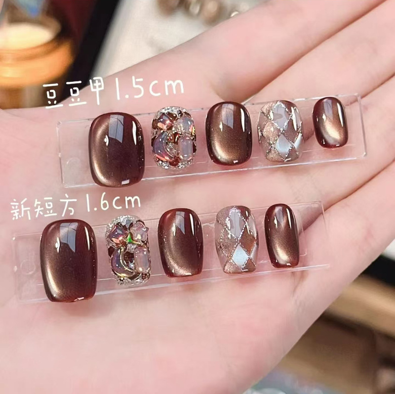 [Lava Black Qiao] Autumn and Winter Pure Hand-Wearing Armor Merad Color Short White Temperament Diamond Sequin Manicure