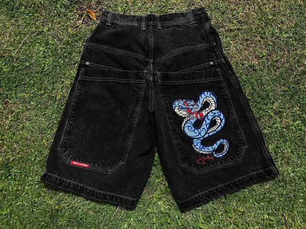 D15 black