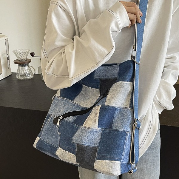 Mochila con sentido de diseño, bolso de nicho, correa de hombro ancha para mujer, bolso de mezclilla de gran capacidad, bolso de mensajero de un solo hombro, mochila multiusos