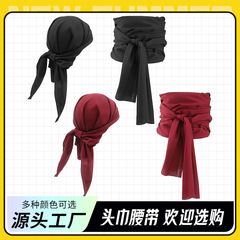 ハロウィーン海賊が海賊を飾って海賊のスカーフとベルトメーカーの商品の仕入れ先の卸売りを披露します。