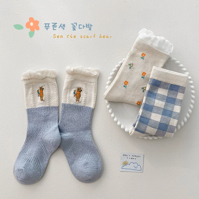 Autumn cartoon knee socks, with little bears, with embroidery, Korean style, mid-length, wholesale