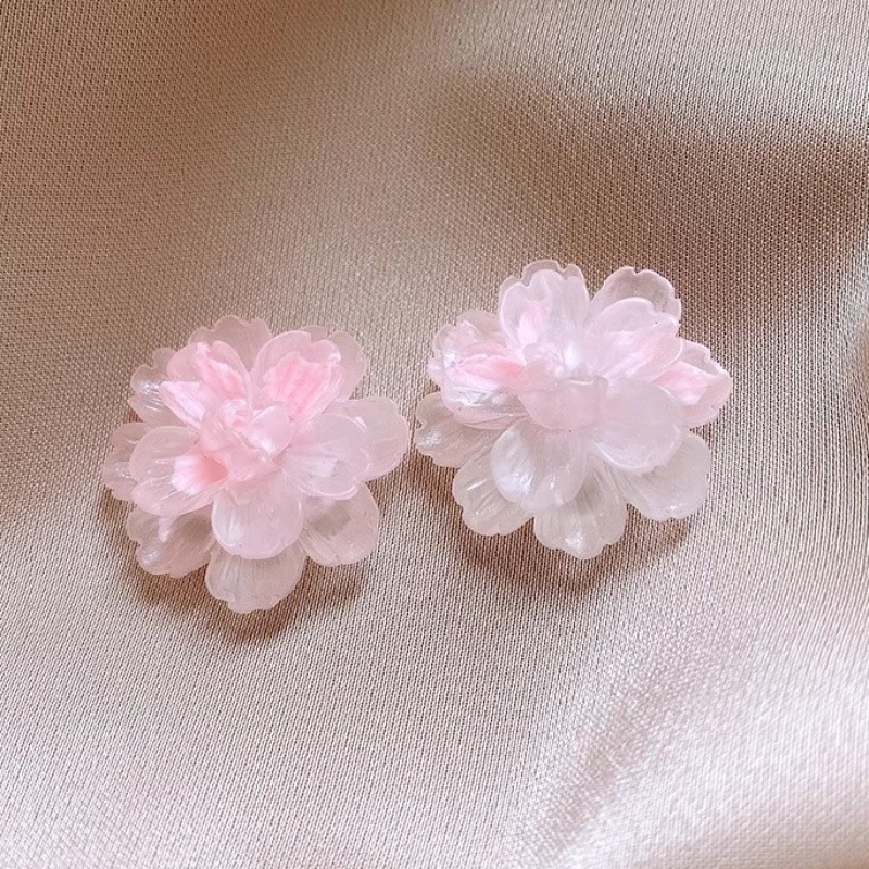 2025 nuevos pendientes de flores pequeños, frescos y simples, moda de lujo ligera, pendientes de celebridades de Internet de todo fósforo, pendientes al por mayor