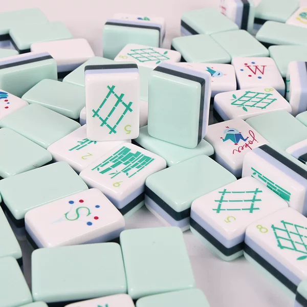 Portable Mini American-Style Mahjong Set, 160 Tiles, Four-Layer Acrylic Mahjong, Leisure and Entertainment Mahjong Tiles
