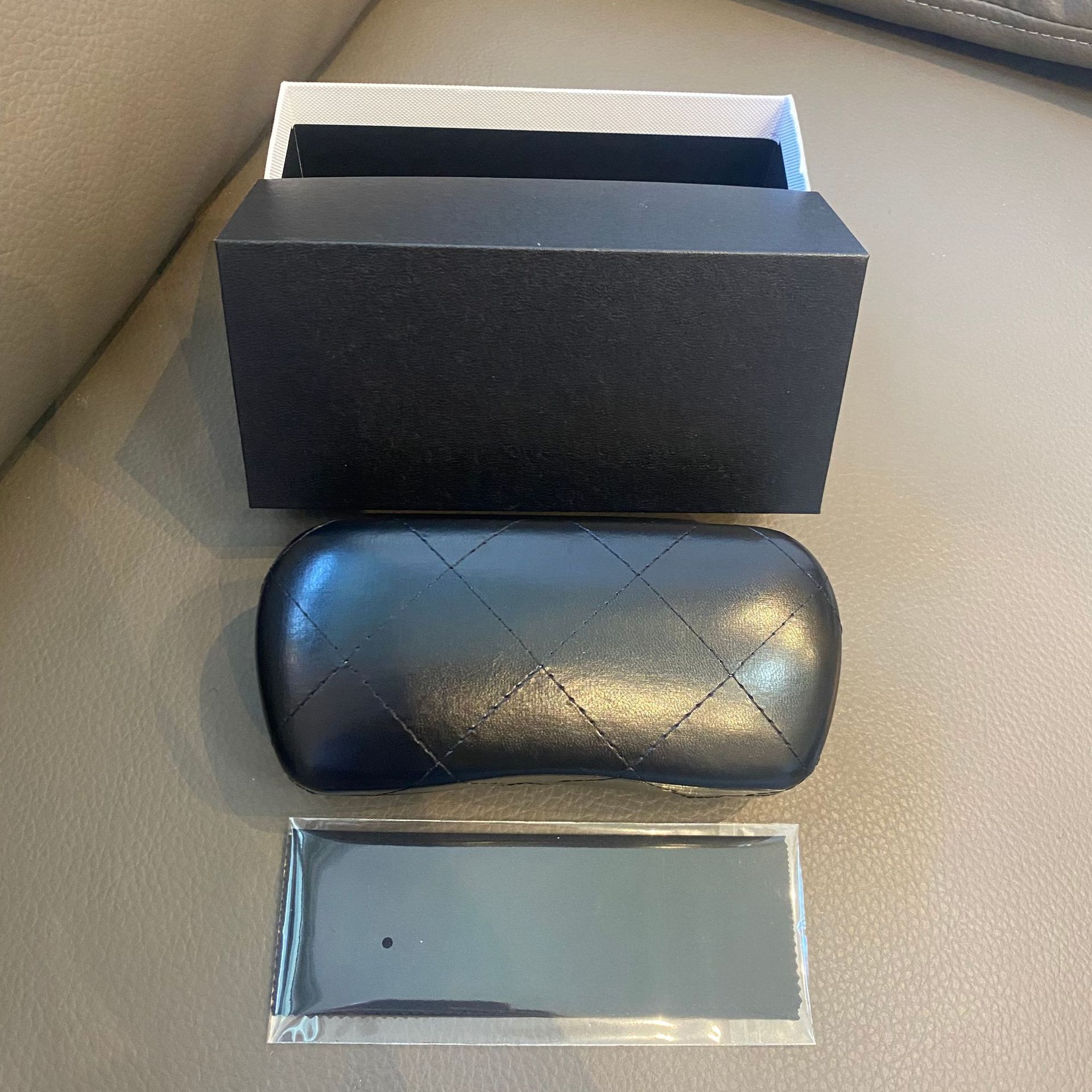 Fábrica al por mayor directa de una sola pieza de caja de espejos de alta calidad caja de almacenamiento gafas de sol gafas de sol caja de gafas de sol