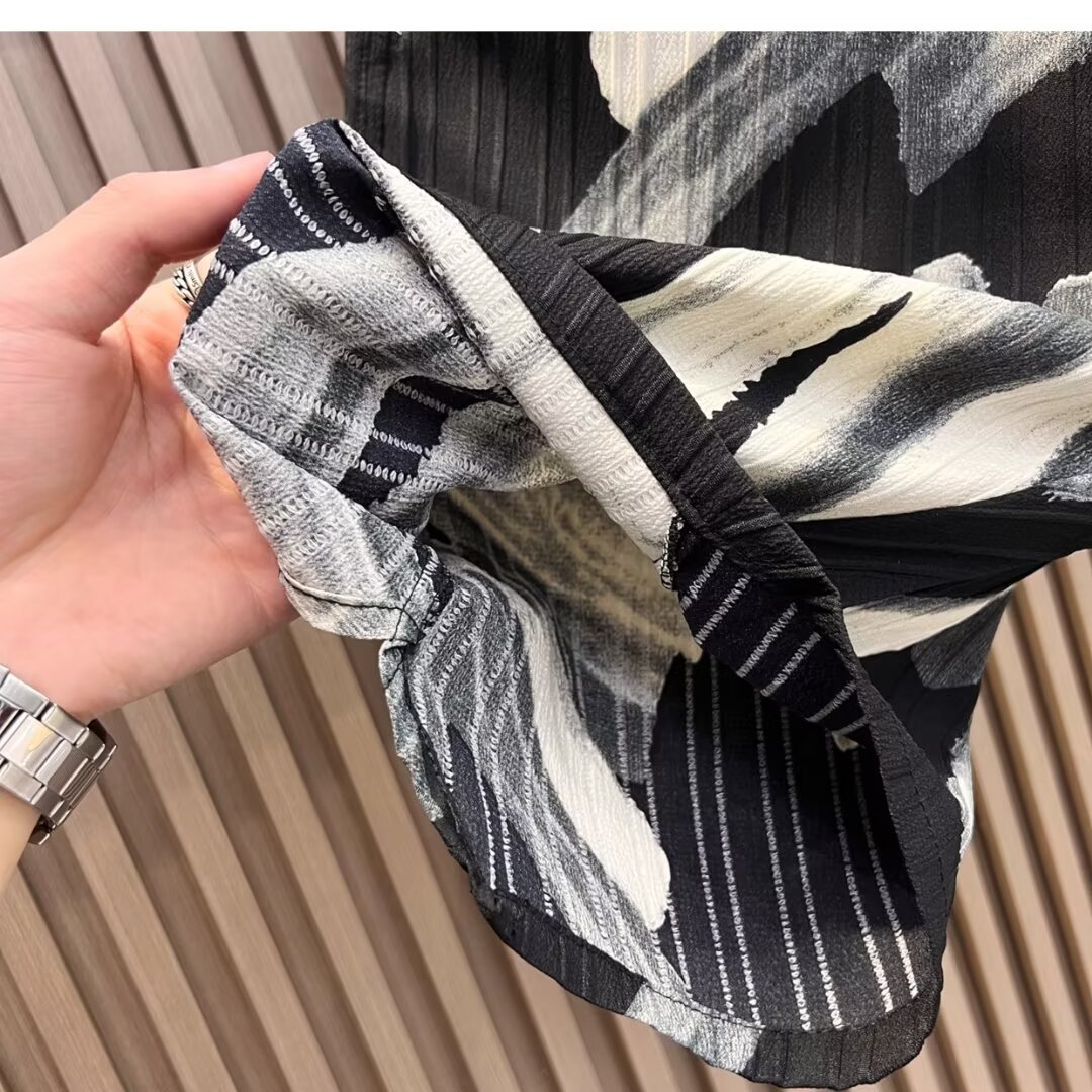 Summer New Style Men's Casual Beach Shorts Versatile Loose Straight Leg Five Point Pants Trendy Popular Instagram_viptrois.com