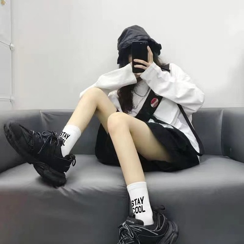 Trendy streetwear brand—cool, edgy, and effortlessly stylish! Niche European-style coffee-colored sports socks that are a social media sensation—perfect for both men and women as mid-calf-length socks.