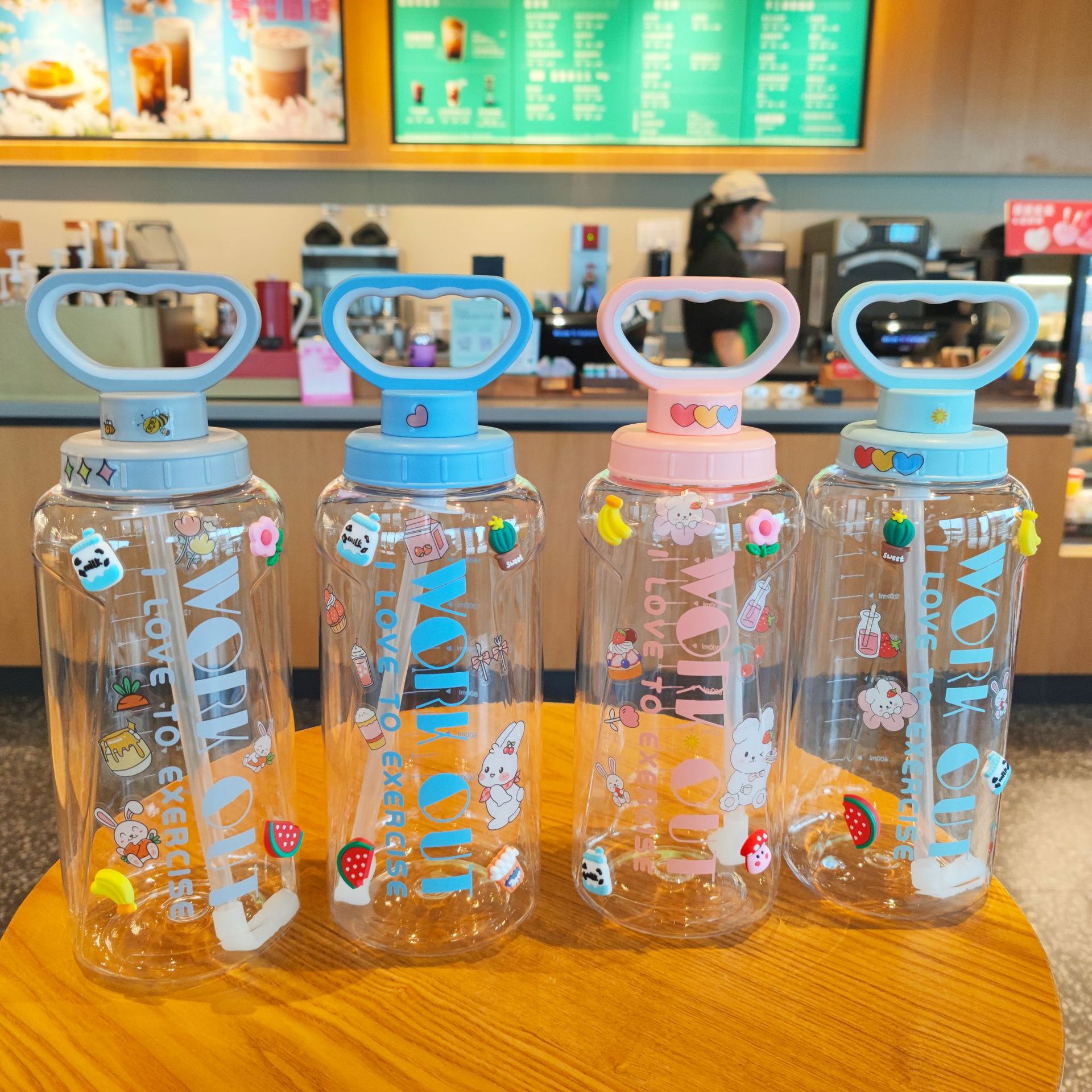 Fábrica al por mayor verano deportes al aire libre fitness portátil mango hervidor de gran capacidad paja campana taza agua 1800ml