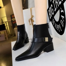 578-1 Retro style short leg knight boots, thick heel, middle heel, belt buckle, metal decoration, pointed winter women's boots, short boots
