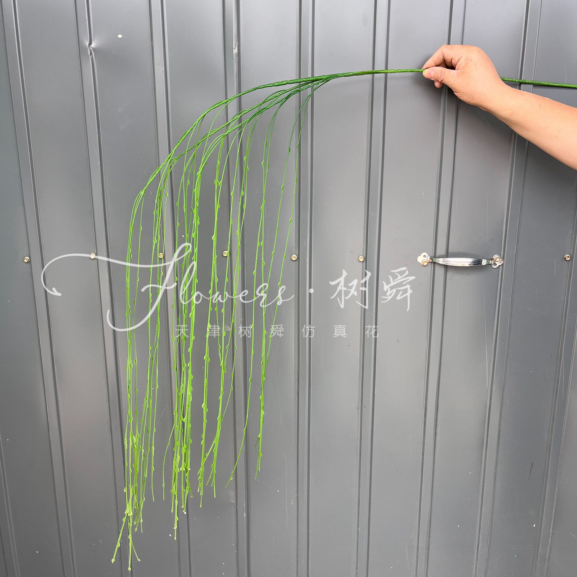 Colgando inextricablemente (verde degradado)