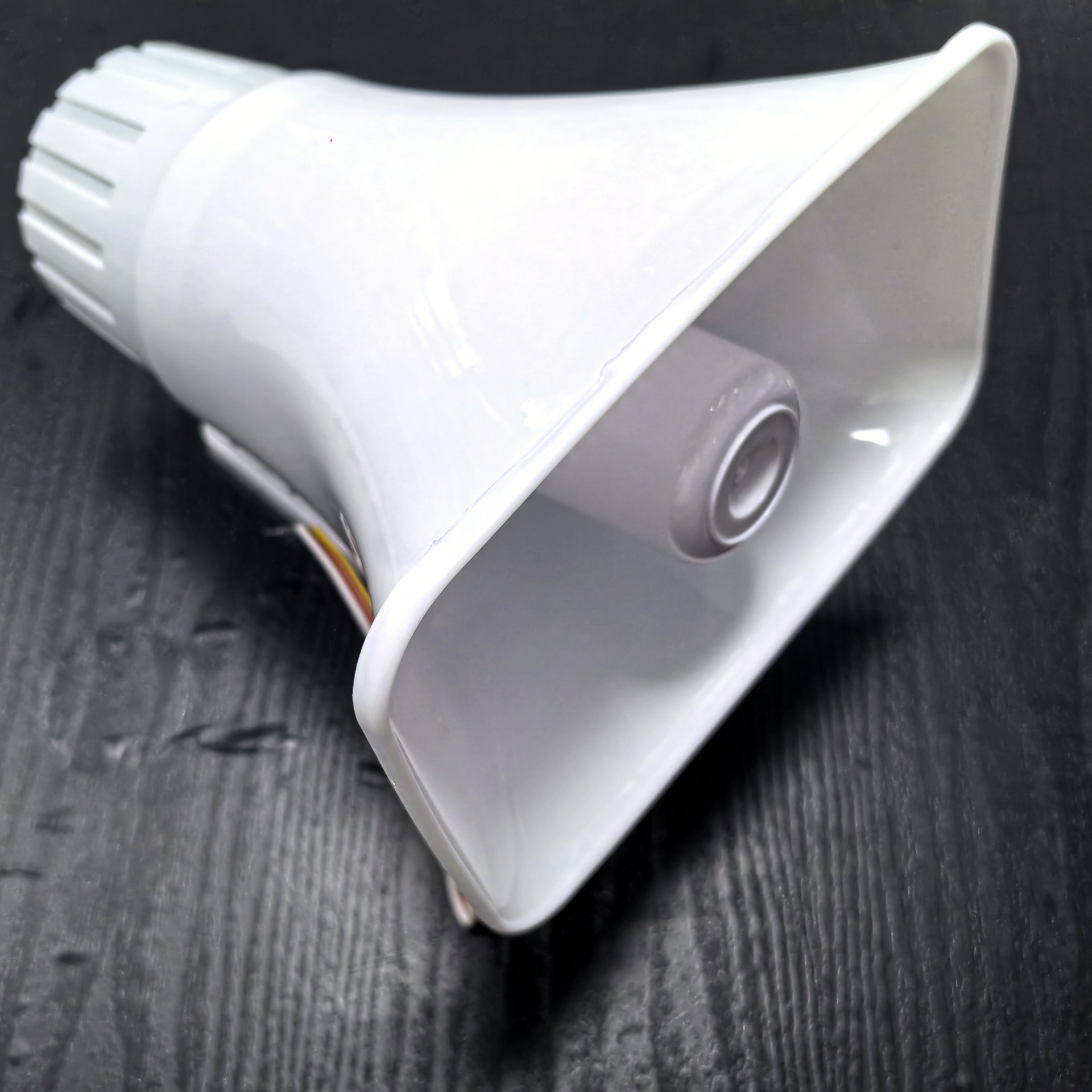 大功率警号喇叭报警喇叭有线报警警号高音警号户外防水喇叭大白