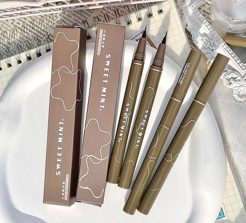 Wholesale of sweet mint Fine eyeliner Pen, waterproof, sweat-proof, long-lasting and non-staining brown liquid eyeliner pen undefined