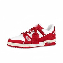 ����Ь�H��4��trainer��Ů�p�����e��Ь���ƕr��ӡ���ٴ��\��Ь