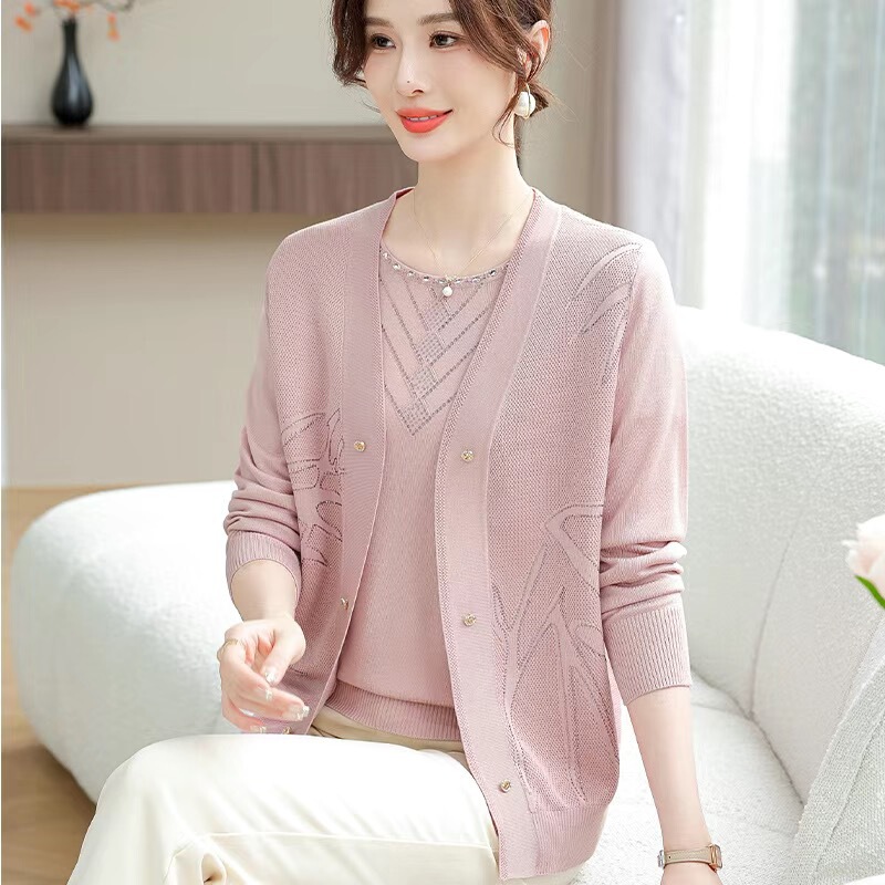 Spring New Mother's Top Two-piece Middle-aged Women's Knitted Cardigan Top suit Western-style Mother-in-law Clothes Spring New Mother's Top Two-piece Middle-aged Women's Knitted Cardigan Top suit Western-style Mother-in-law Clothes