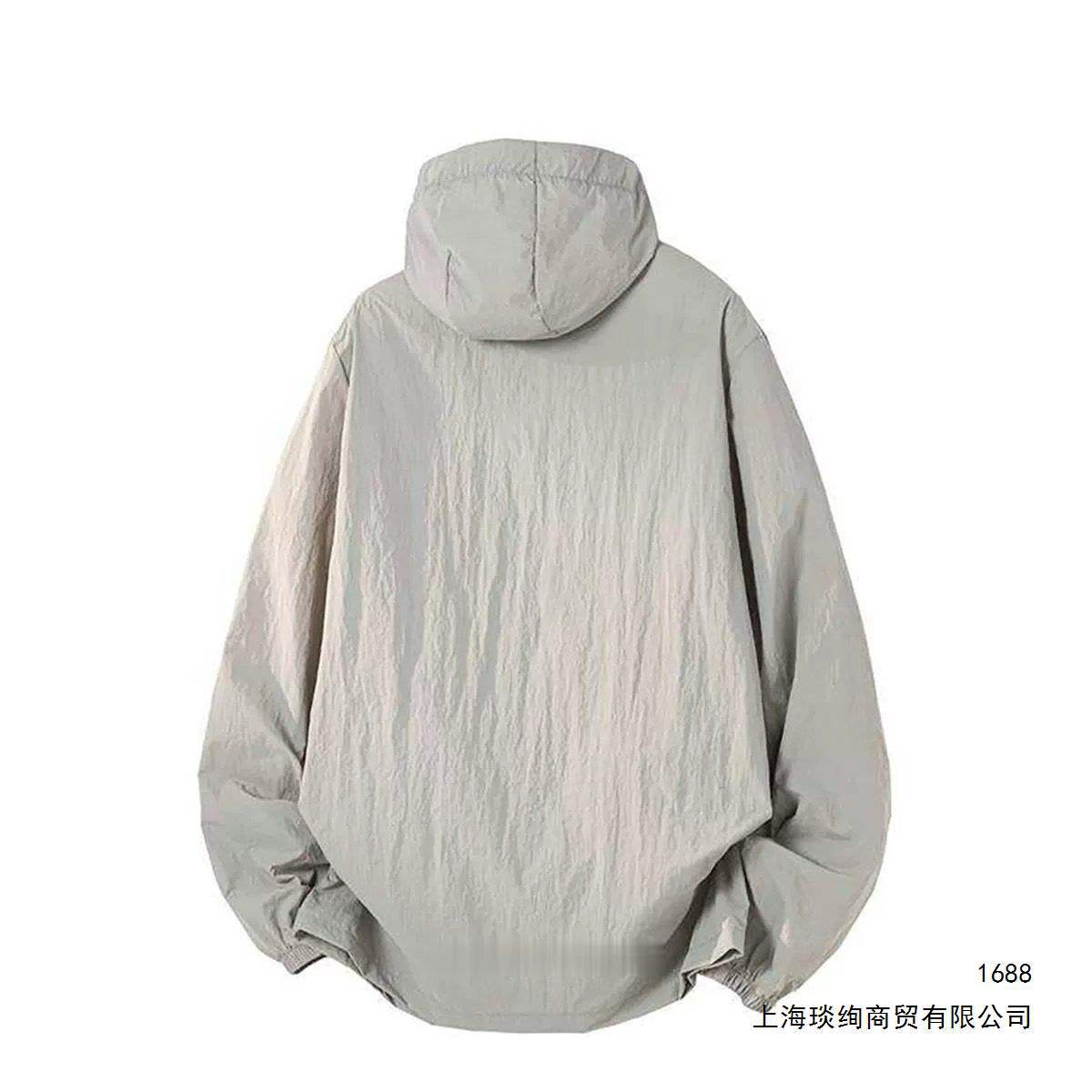 Outdoor breathable mesh sun protection jacket for men and women, summer hiking style, lightweight and breathable sun protection outerwear, thick style, in stock.