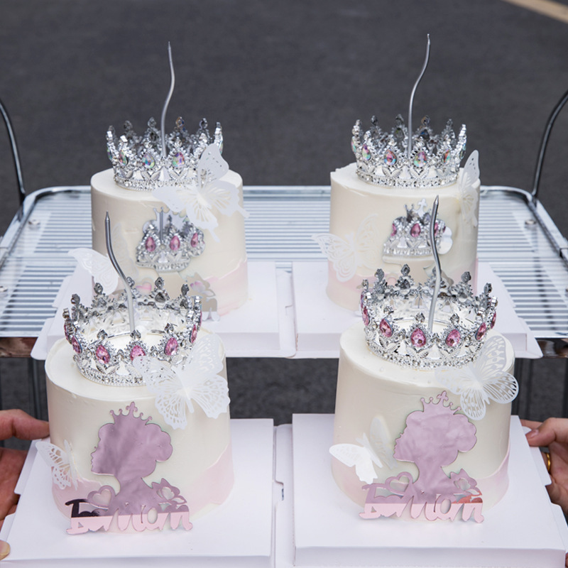 2025 Día de la Madre Gota de agua Diamante Corona Pastel Decoración Adornos Vista trasera Madre Acrílico Plug-in Mariposa Vestir